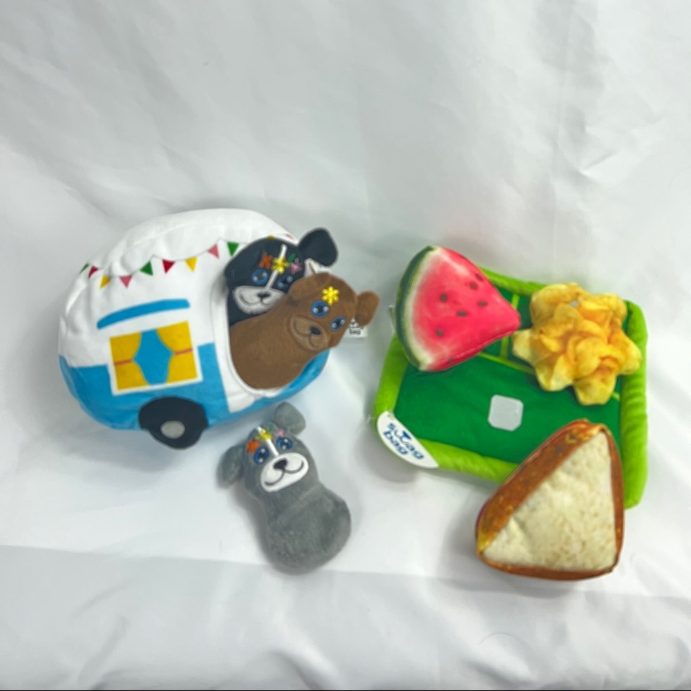 NWT 2 set camper and picnic dog toys